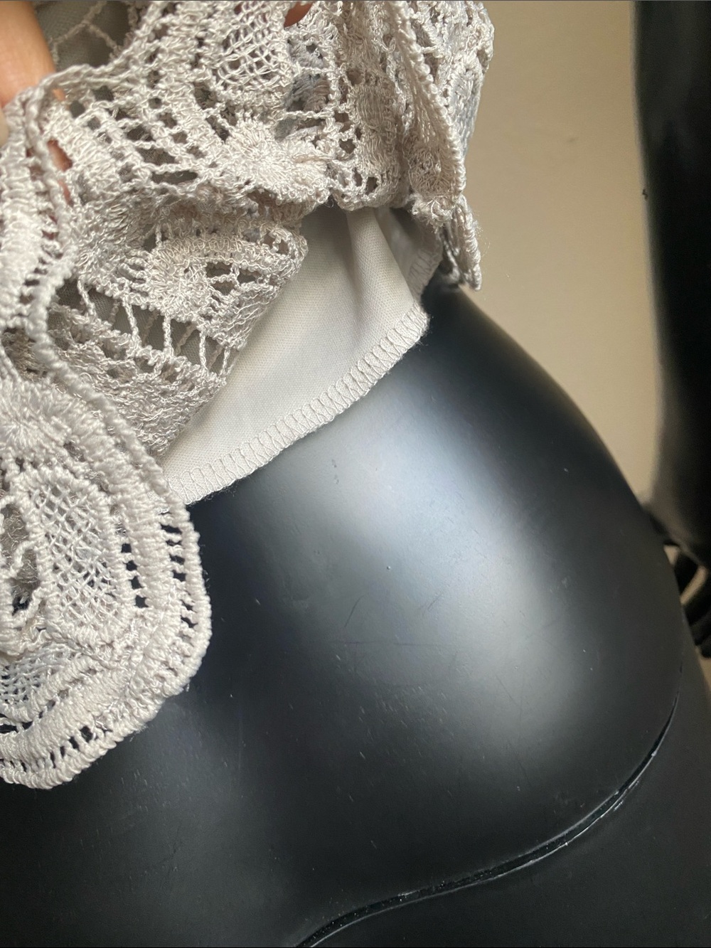REBELLION AGAIN Sleeveless Crochet Lace Blouse in Light Gray - Picture 10 of 12